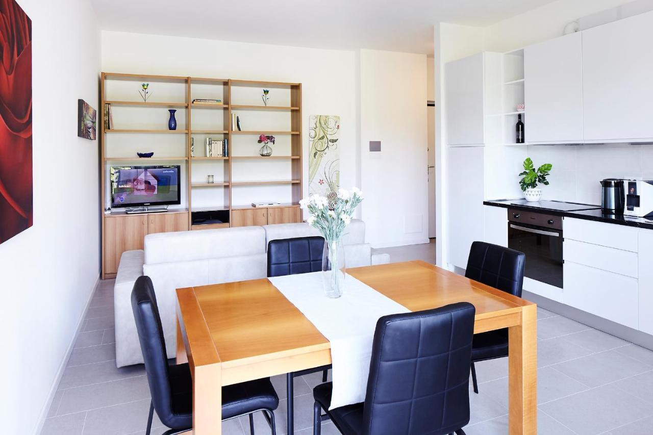Appartamento La Vista By Holiday Solutions Como Bagian luar foto